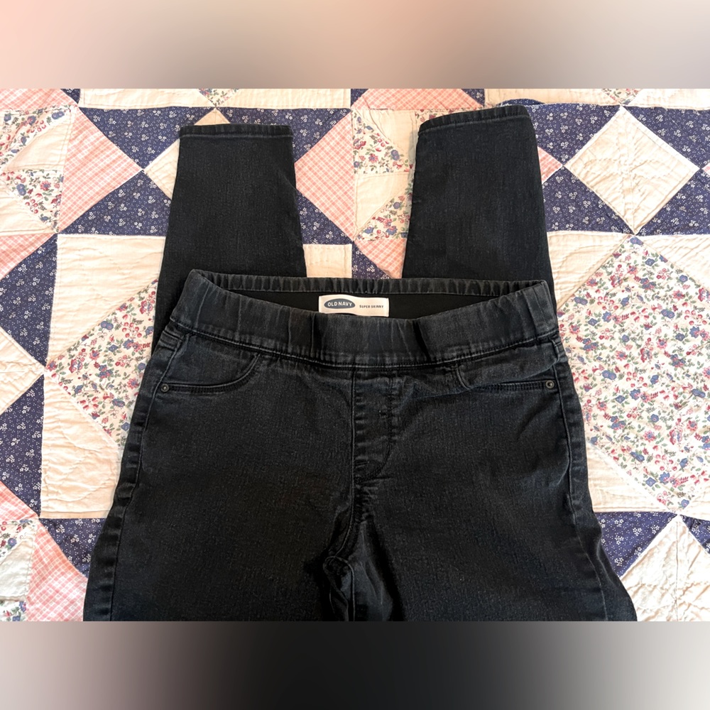 Black super skinny jeans